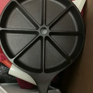 Cast iron cornbread pan